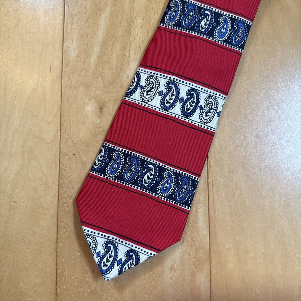 PAISLEY 100% SILK MADE IN USA PERRY ELLIS TY RED WHITE BLUE
